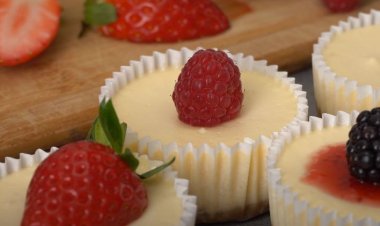 Mini Cheesecakes For a Crowd