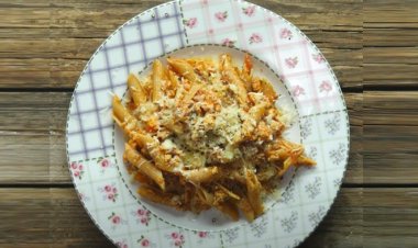Chicken Bolognese with Penne
