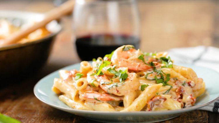 Creamy Mozzarella Shrimp Pasta